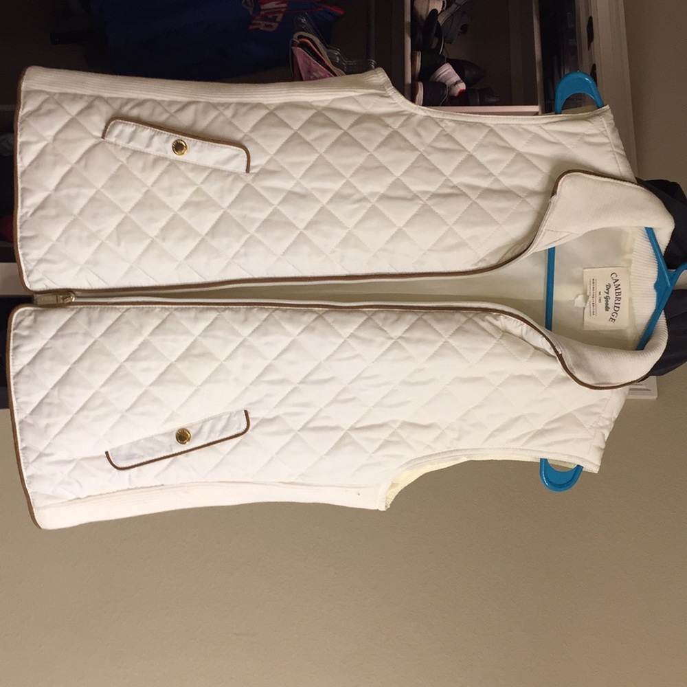 Ivory vest with brown trim